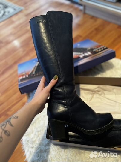 Новые зимние кожаные женские сапоги 38