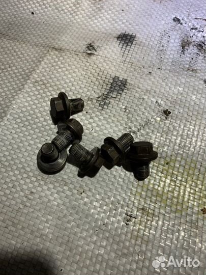 Болт гидротрансформатора Nissan Ad GA15DE 1999