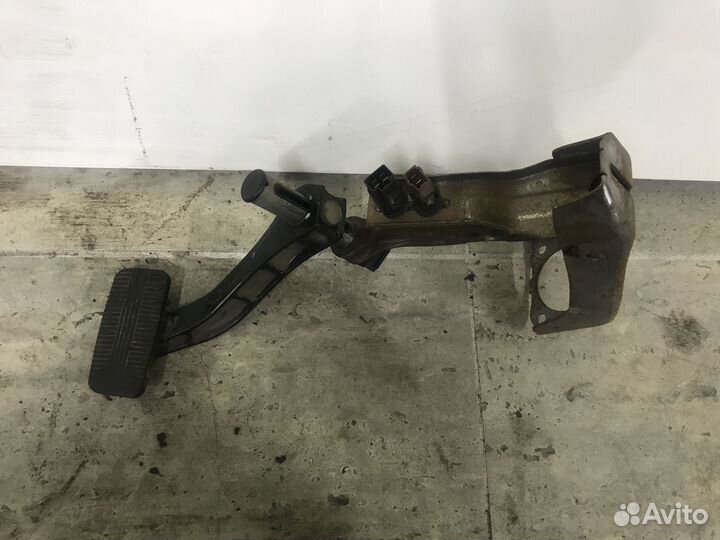 Педаль торомза Infiniti QX56 JA60