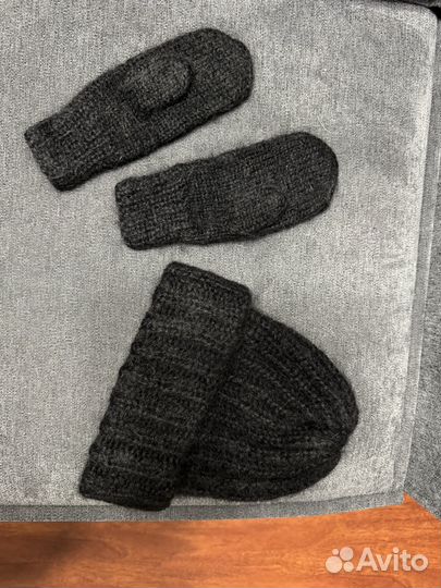 Комплект шапка и варежки
