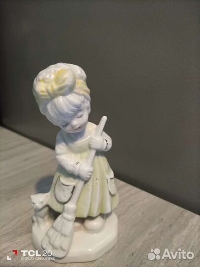 Фарфоровые статуэтки