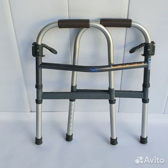 Ходунки Invacare (нешагающие)