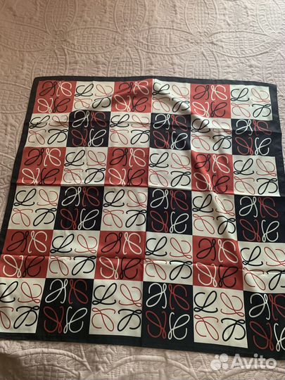 Шелковый платок новый