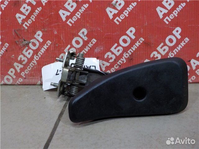 Ограничитель хода двери багажника задний правый