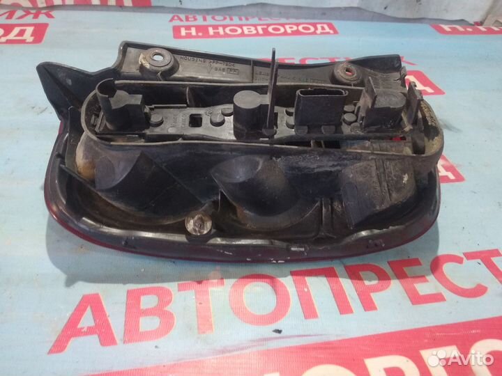 Фонарь задний правый Ниссан Микра