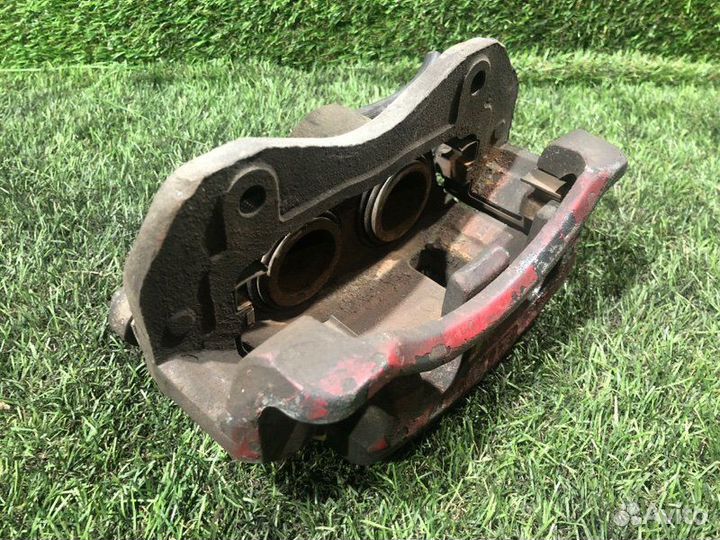 Суппорт передний правый Hyundai Grandeur TG G6EA