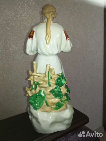 Статуэтка фарфор
