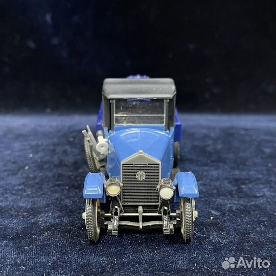 Модель Моделька машина 1:43 Амо Ф15 Керосин Арек