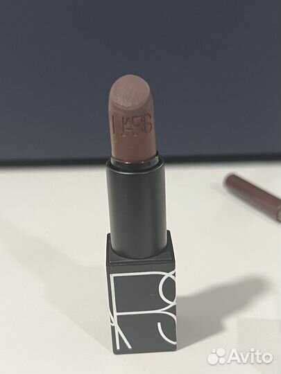 Помада и карндаш для губ