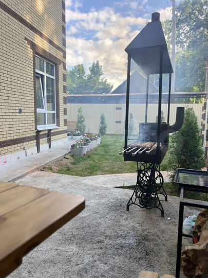 Дом 200 м² на участке 5 сот.