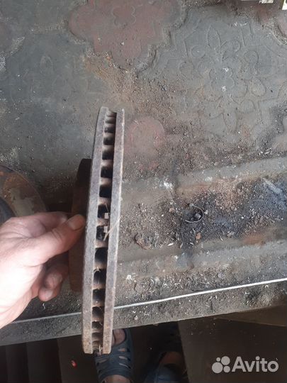 Тормозной диск Mitsubishi Lancer 9