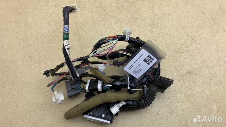 Проводка двери передней правой Инфинити G35