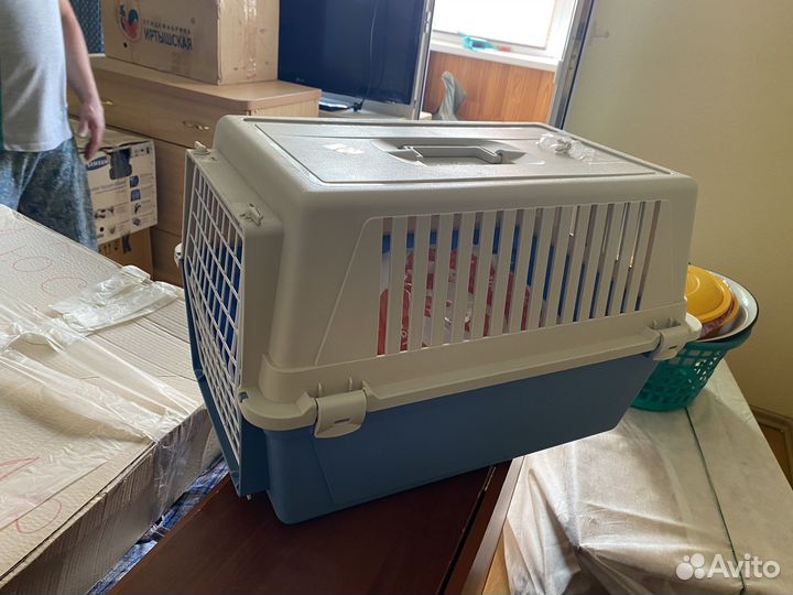 Переноска для кошек и собак