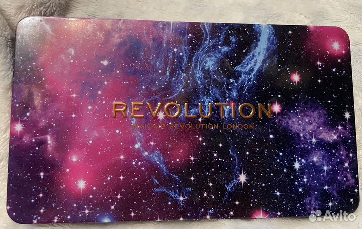 Палетка теней revolution 18 цветов