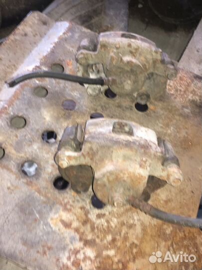 Суппорта передние Nissan Maxima J30