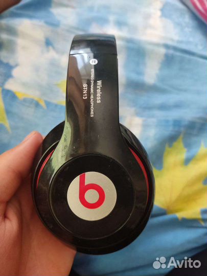 Беспроводные наушники beats