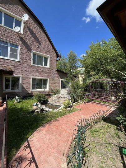 Дом 195,5 м² на участке 10 сот.