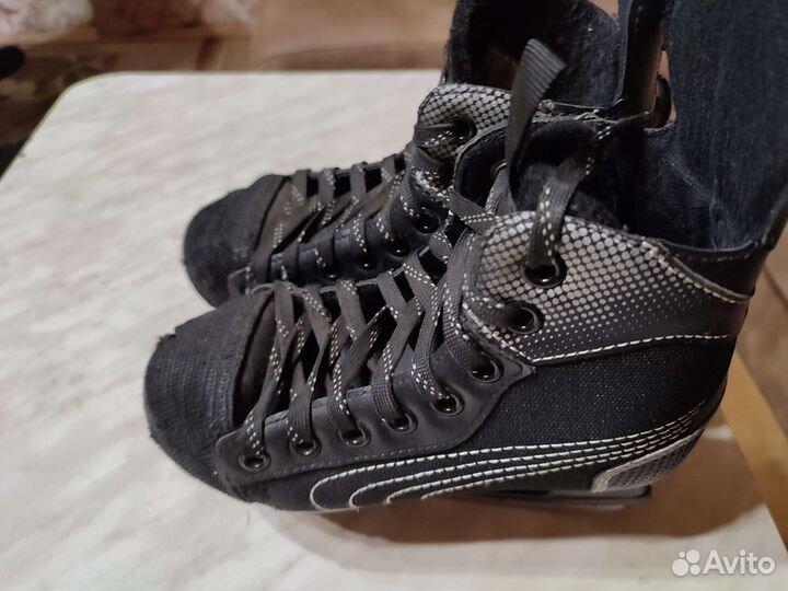 Коньки для мальчика 30,34 р-ры