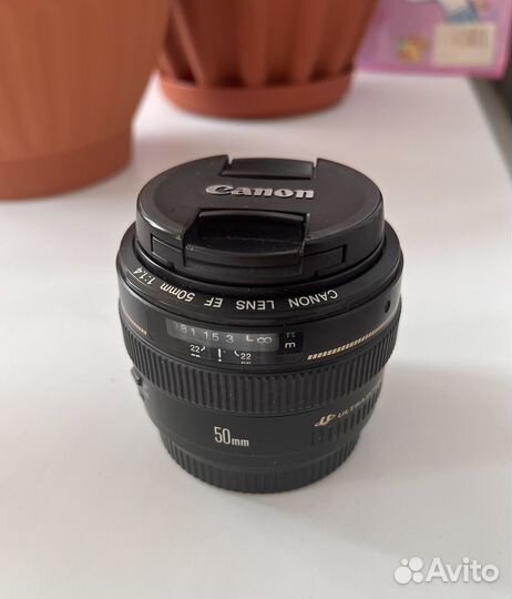 Объектив Canon 50mm 1 4