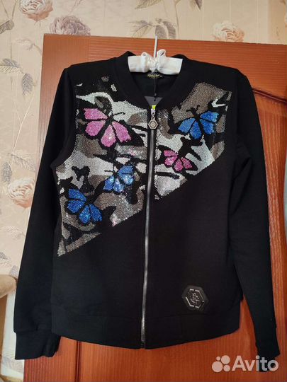 Спортивный костюм женский