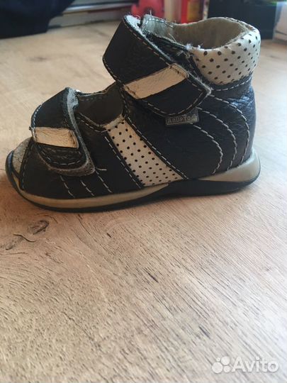 Ортопедические сандали