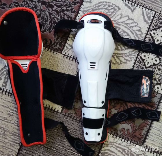 Шарнирные наколенники UFO Plast