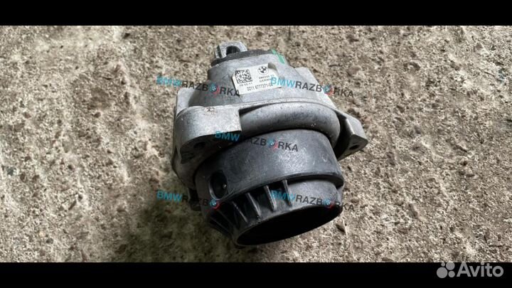 Подушка крепления двигателя левая BMW 5 6777371