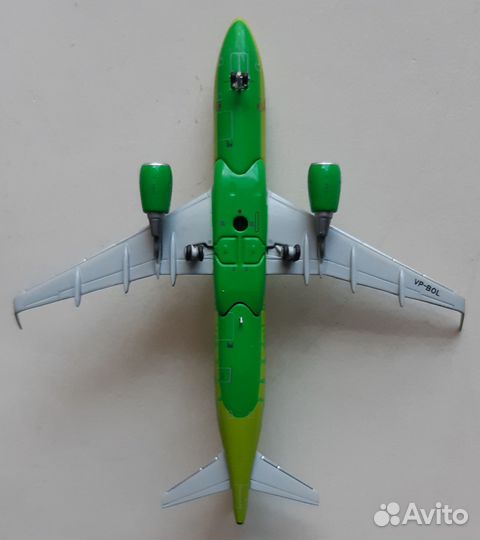 Модель самолета А 320-214WL VP-BOL 