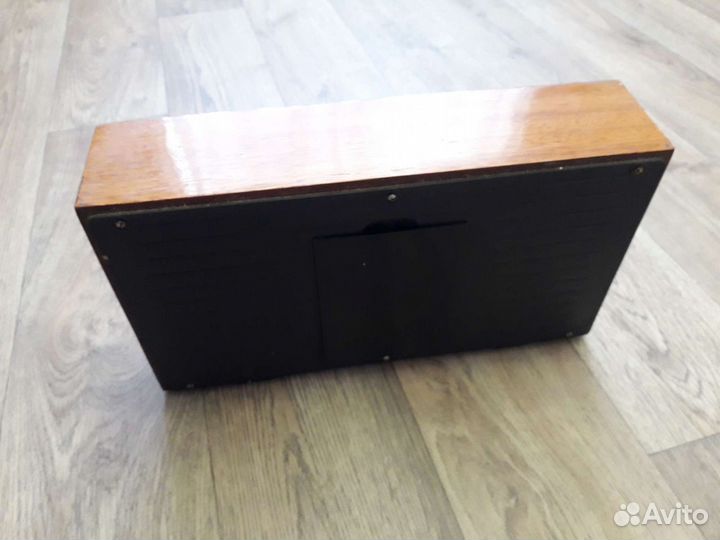 Часы Янтарь