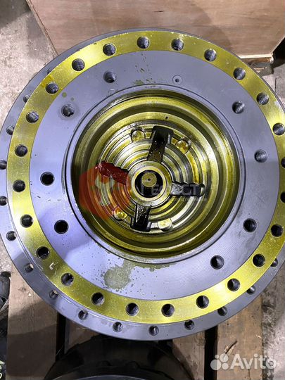 Редуктор хода Volvo EC140blcm