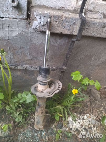 Амортизатор,передний правый