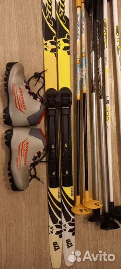 Лыжи, ботинки, палки