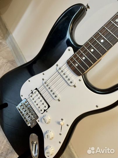 Электро гитара Squier stratocaster by Fender H-S-S