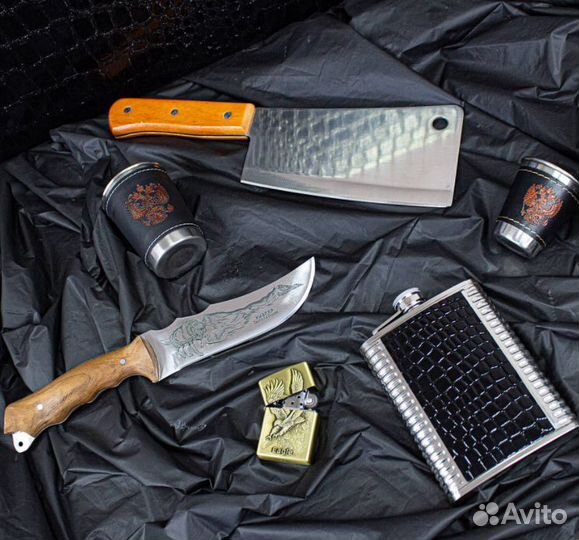 Шашлычный набор №16. Крокодил / красный велюр