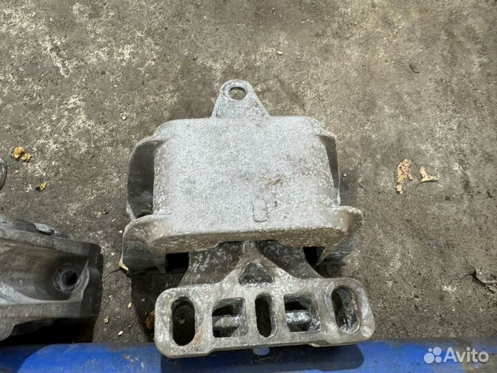 Опора двигателя audi a3 golf bora 1.4,1.6