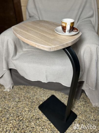 Прикроватный столик
