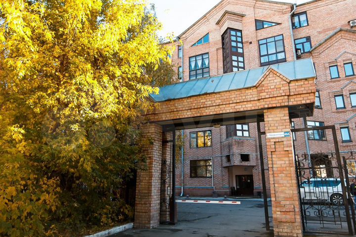 4-к. квартира, 241 м², 3/6 эт.