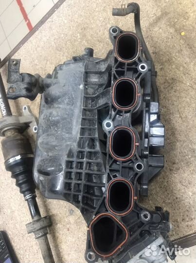 Коллектор впускной Хонда Цивик 8. 1.8. R18A1