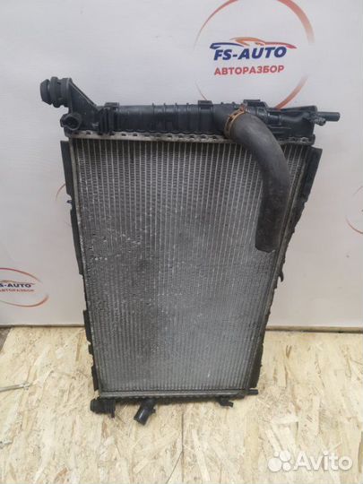 Радиатор охлаждения Ford Focus 2 универсал 1.6