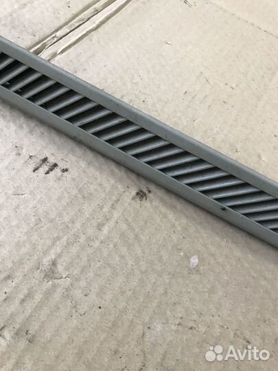 Накладка салона правая Mercedes W203 (3306)