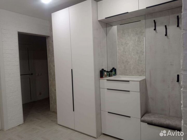 Гостиная, прихожая, кухня, кухонный гарнитур