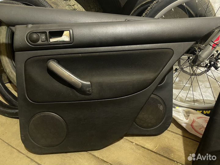 Обшивки дверей Golf 4