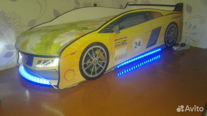 Кровать машина