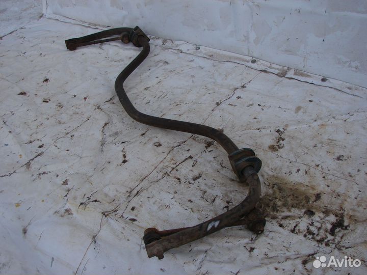 Задний стабилизатор Cadillac Escalade 2008г