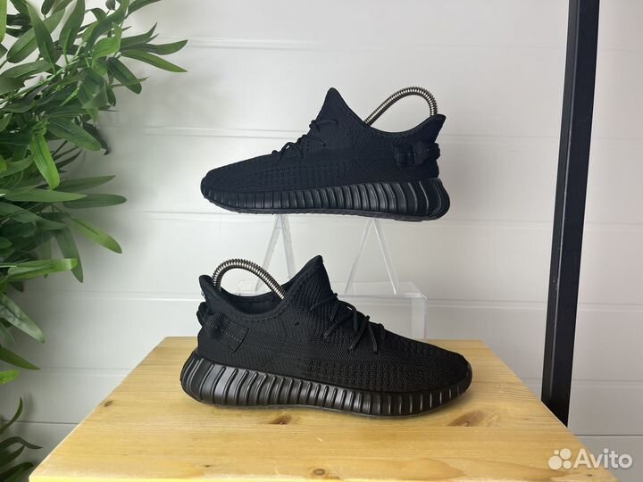 Кроссовки Adidas Yeezy 36-41 новые