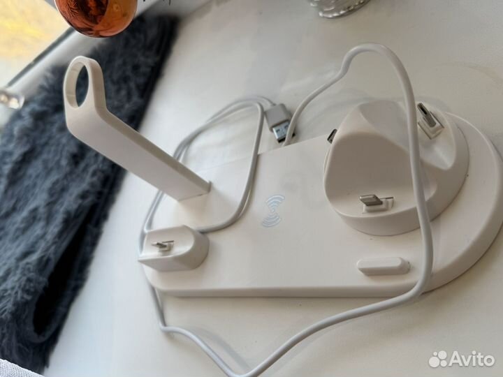 Беспроводная зарядка 4в1