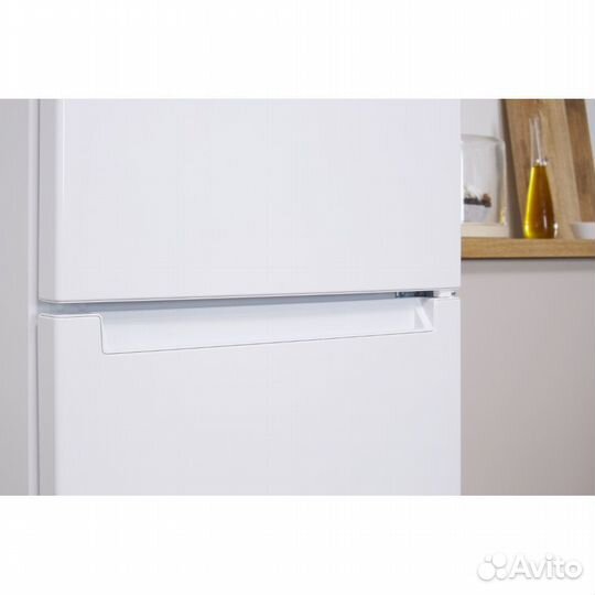 Холодильник Indesit DS 4180 W