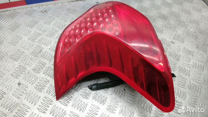 Фонарь задний правый Peugeot 3008 2010