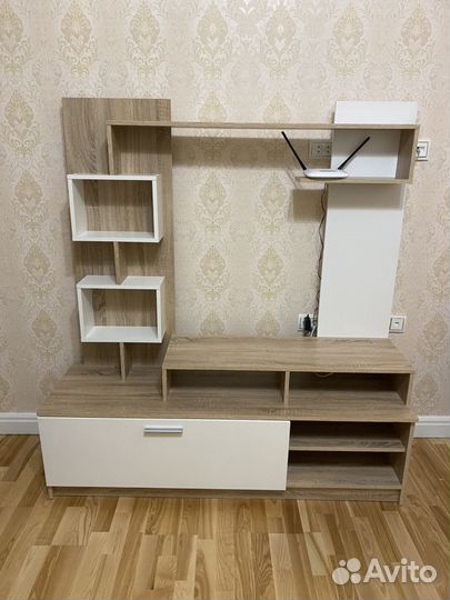 Тумба под телевизор с полочками