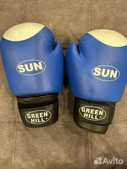 Боксерские перчатки